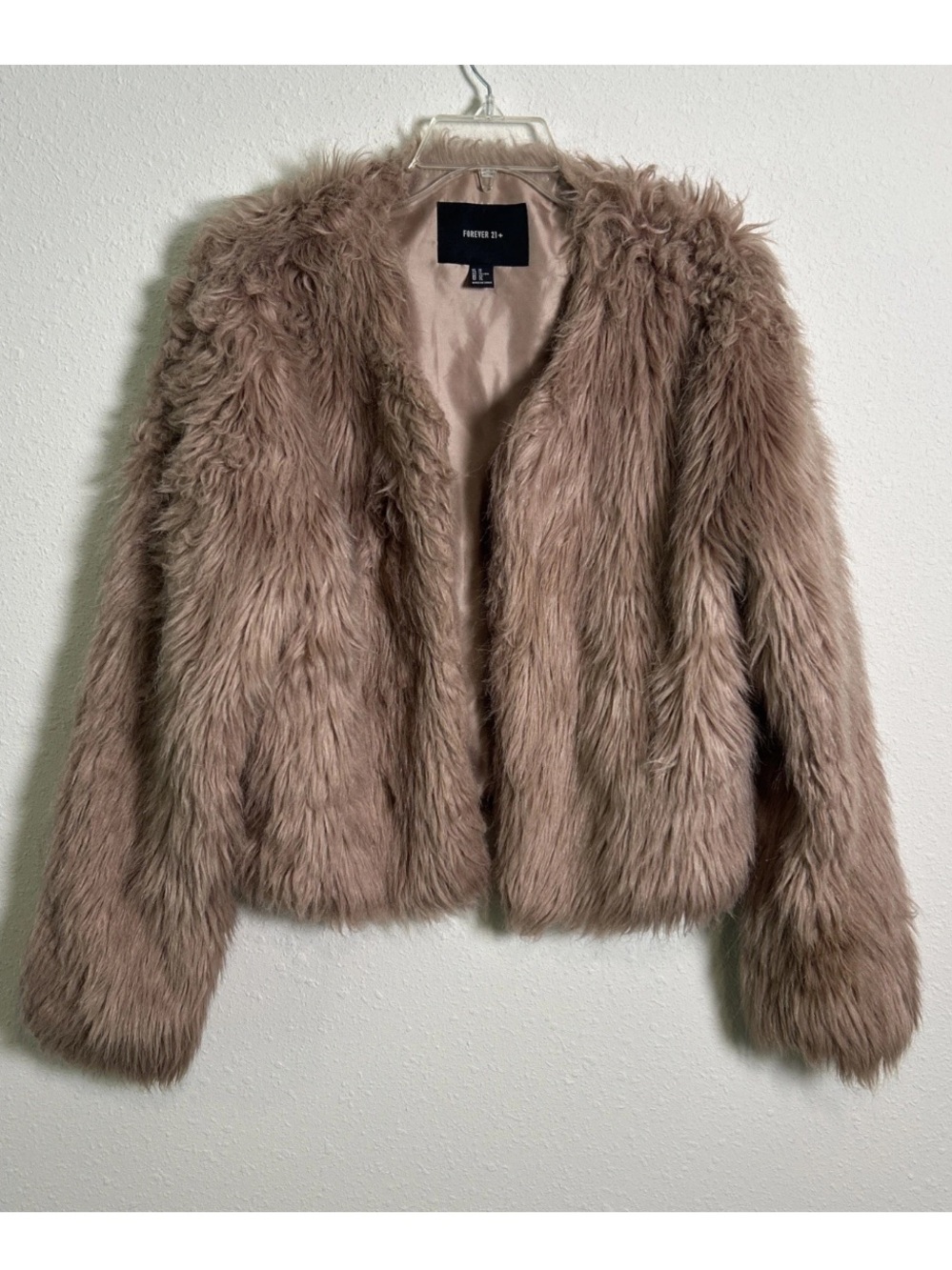 Forever 21 Tan Faux Fur Shaggy Cropped Open Front Jacket Women Size 1X Bohemian